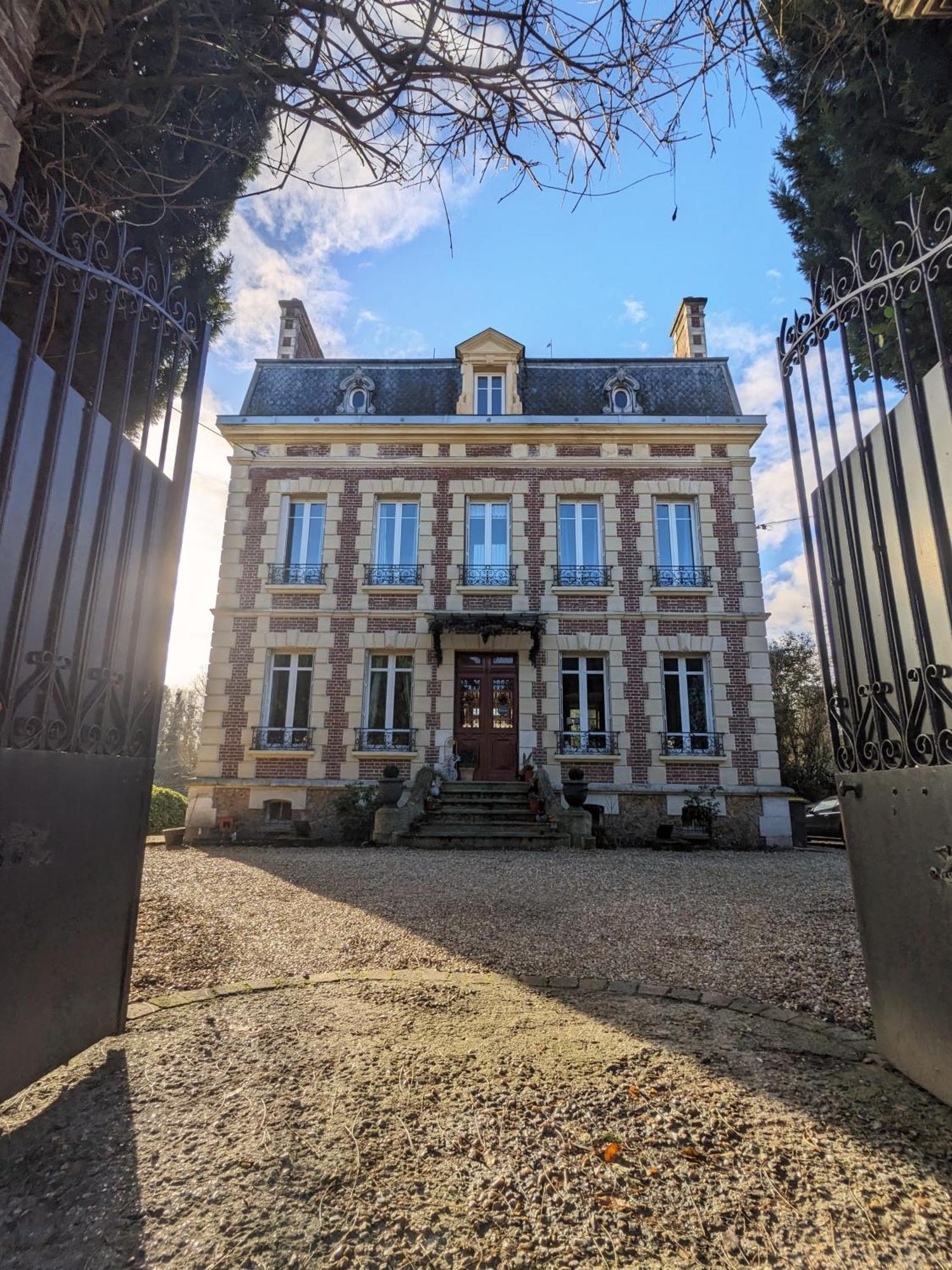 Le Domaine Des Pres Du Hom Bed and Breakfast Bézu-Saint-Éloi Eksteriør billede