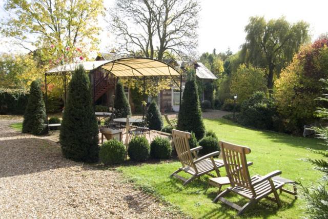 Le Domaine Des Pres Du Hom Bed and Breakfast Bézu-Saint-Éloi Værelse billede
