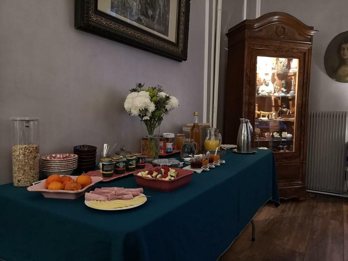 Le Domaine Des Pres Du Hom Bed and Breakfast Bézu-Saint-Éloi Eksteriør billede